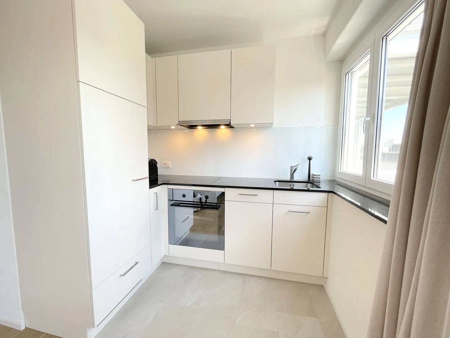CENTRAL-FURNISHED-MODERN - Photo 5 of 8
