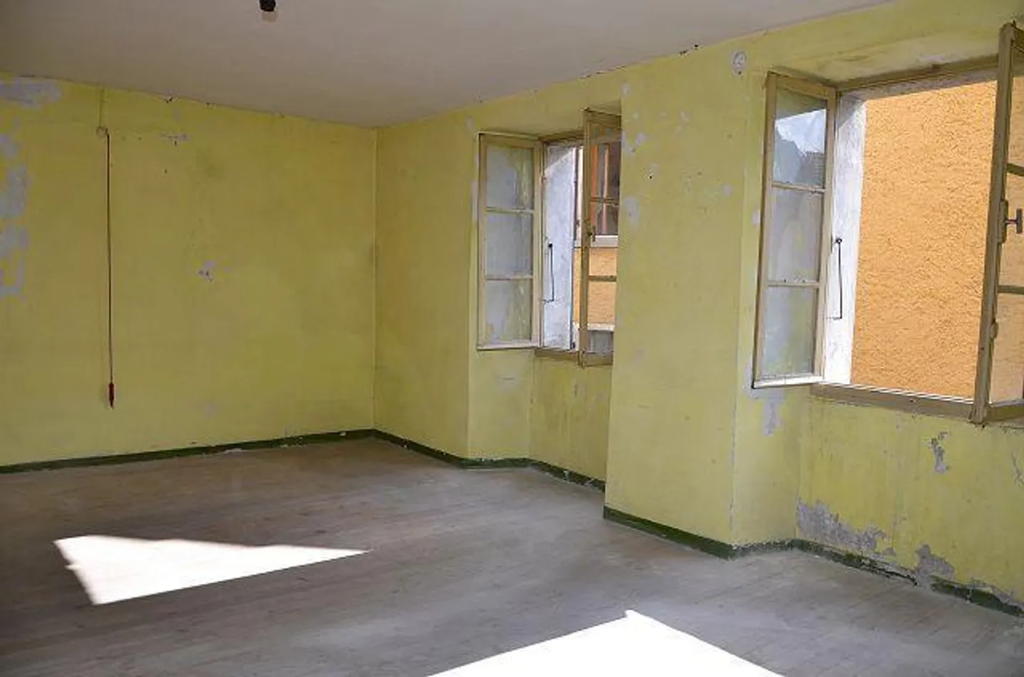 Maison dans le noyau de 5 pièces à rénover avec le rustique et le jardin... - Photo 12 sur 43