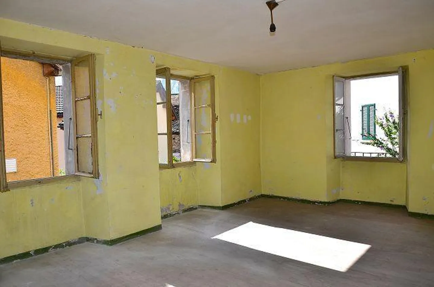 Maison dans le noyau de 5 pièces à rénover avec le rustique et le jardin... - Photo 14 sur 43