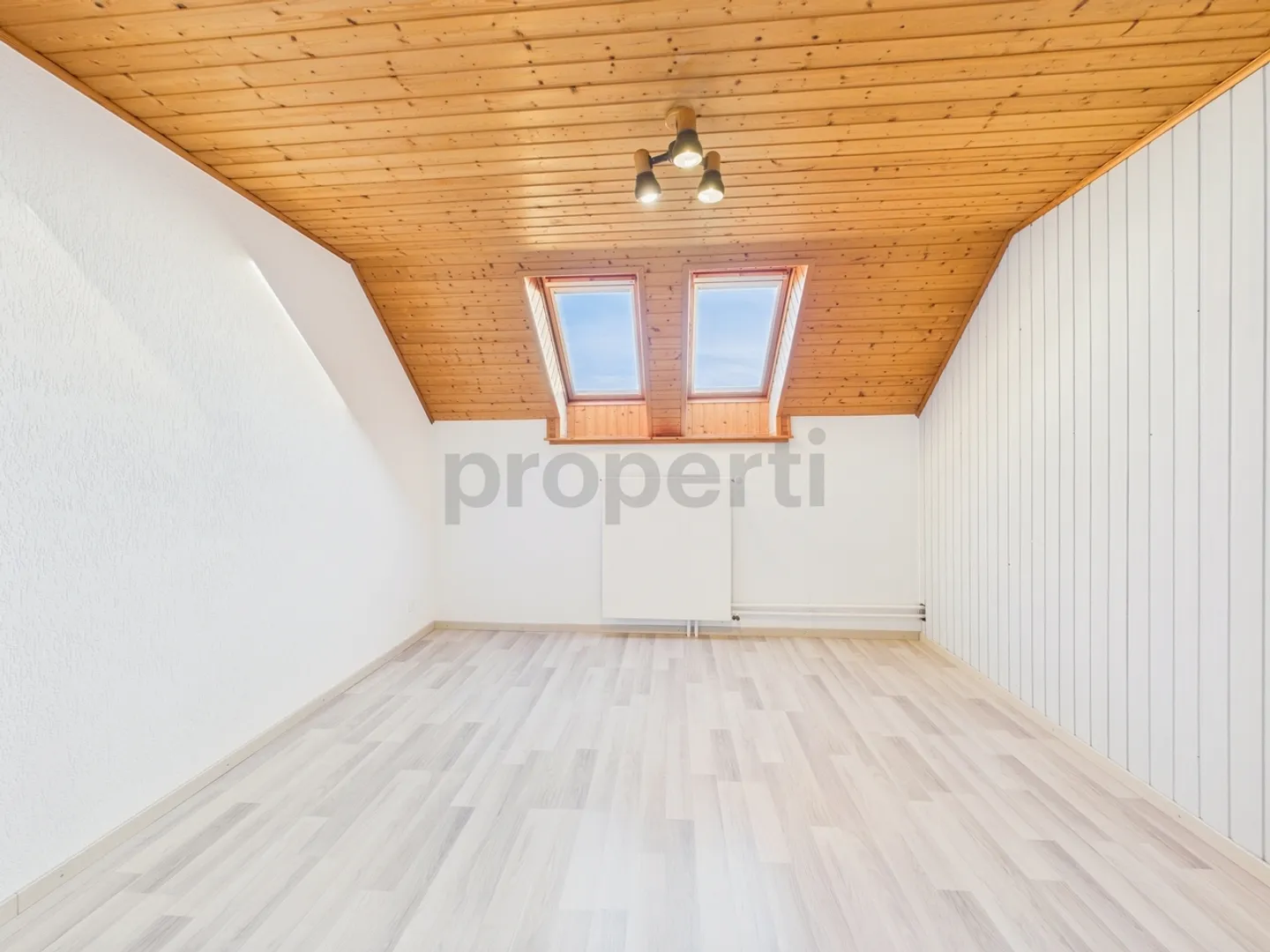 Charming 4.5-Room Apartment in Blauen - Photo 6 of 9