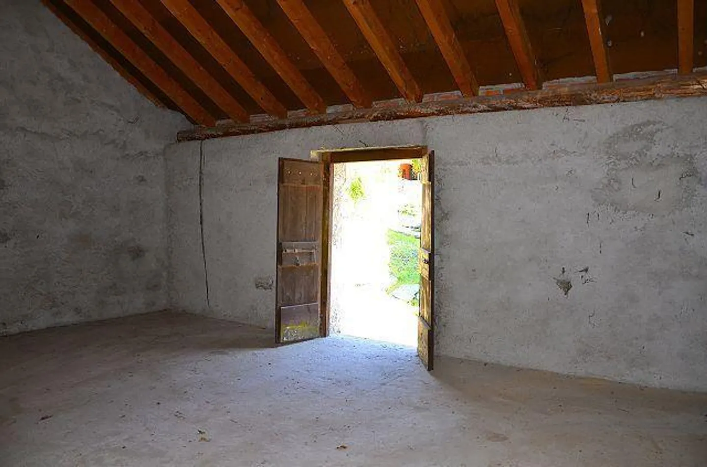 Maison dans le noyau de 5 pièces à rénover avec le rustique et le jardin... - Photo 20 sur 43