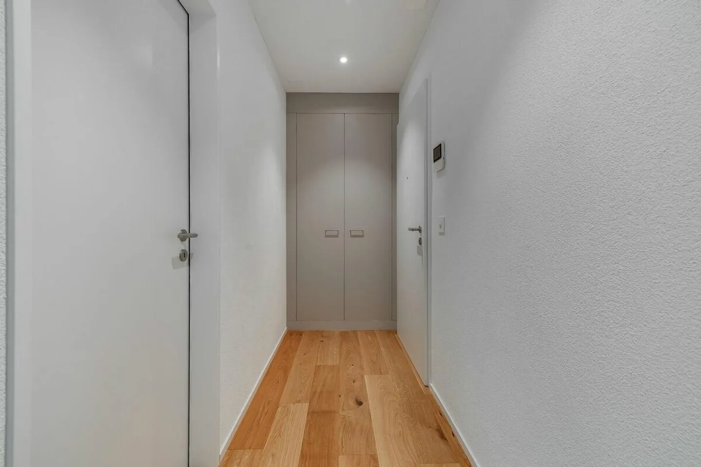 Primo affitto - Attraente appartamento con giardino di 3 1/2 locali con loggia e area salotto in giardino nel centro di Sissach - Foto 3 di 12