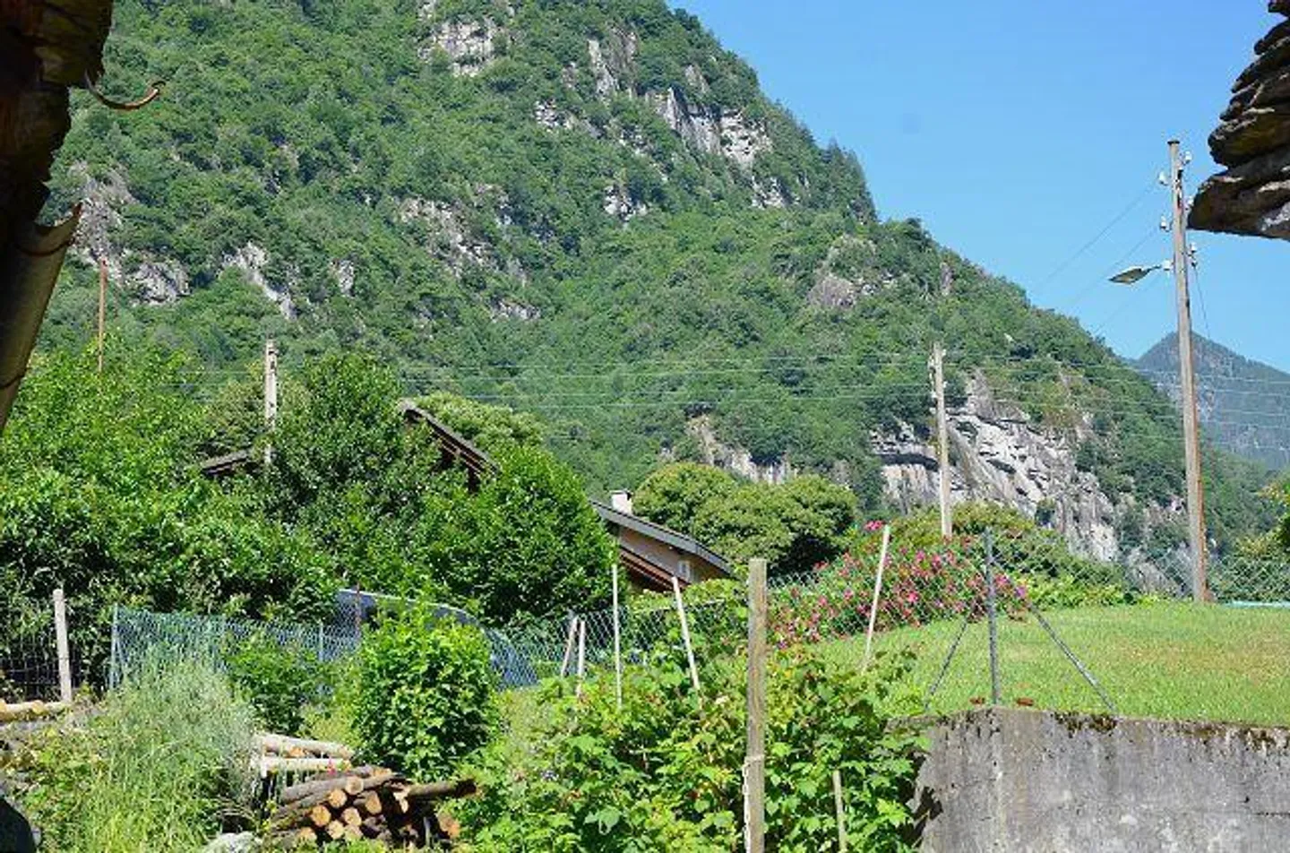 Maison dans le noyau de 5 pièces à rénover avec le rustique et le jardin... - Photo 30 sur 43
