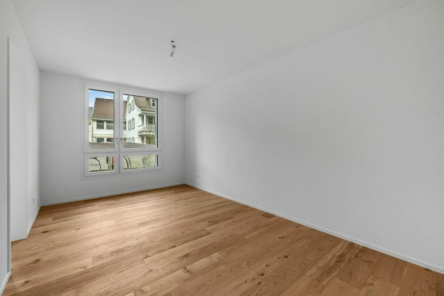 Primo affitto - Attraente appartamento con giardino di 3 1/2 locali con loggia e area salotto in giardino nel centro di Sissach - Foto 11 di 12