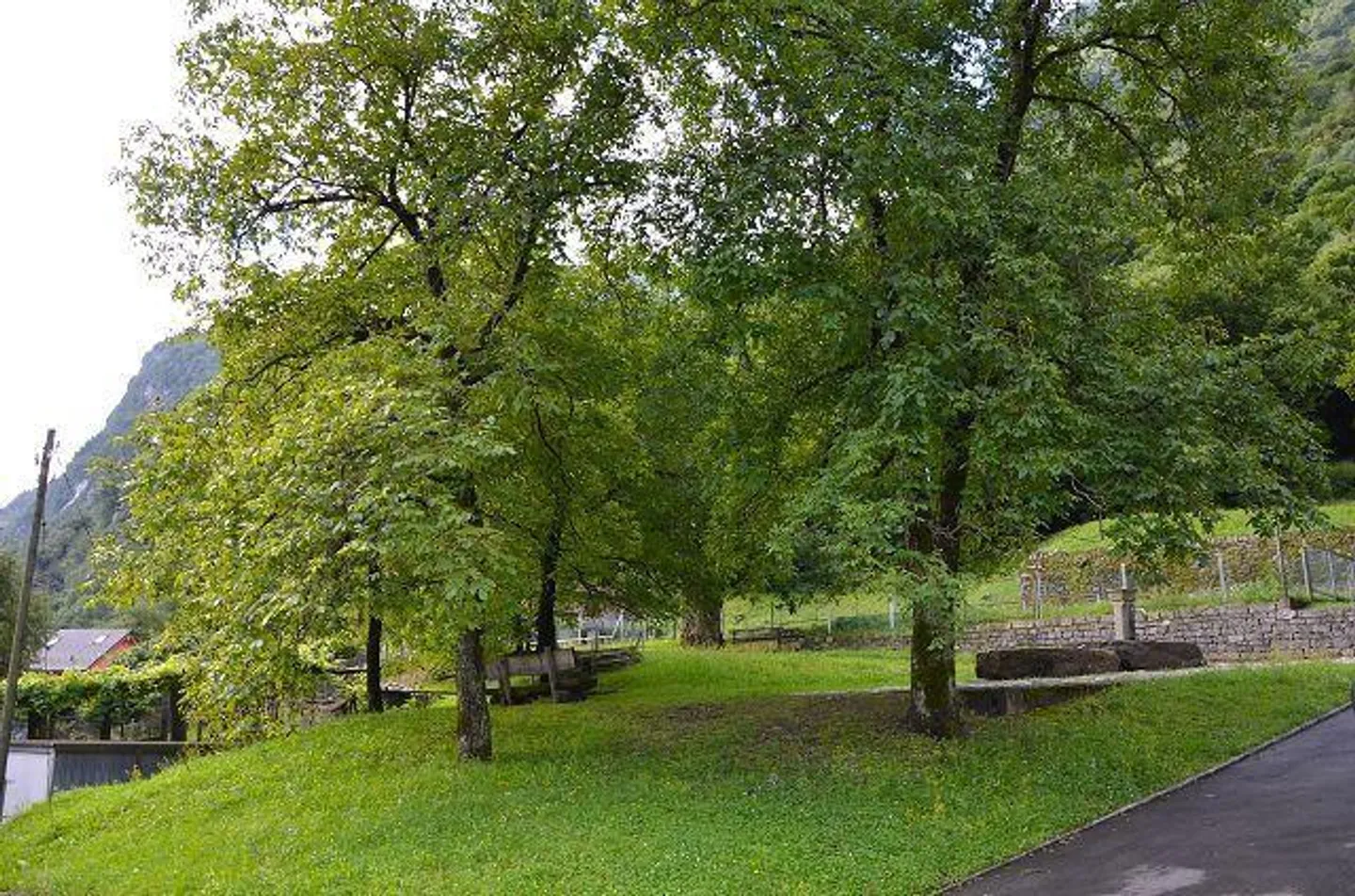 Maison dans le noyau de 5 pièces à rénover avec le rustique et le jardin... - Photo 35 sur 43