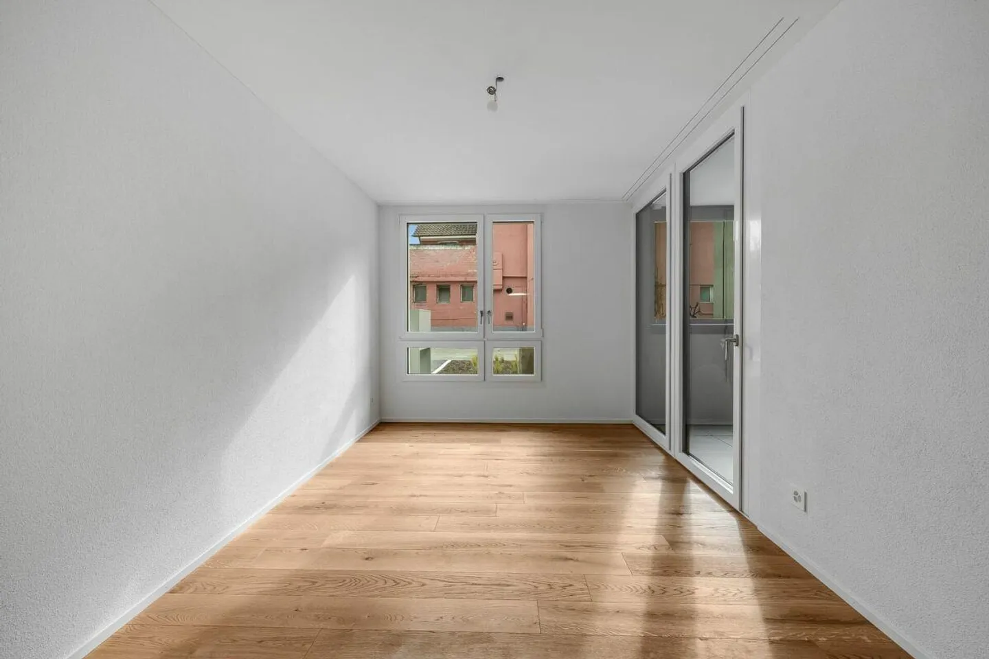 Primo affitto - Attraente appartamento con giardino di 3 1/2 locali con loggia e area salotto in giardino nel centro di Sissach - Foto 12 di 12