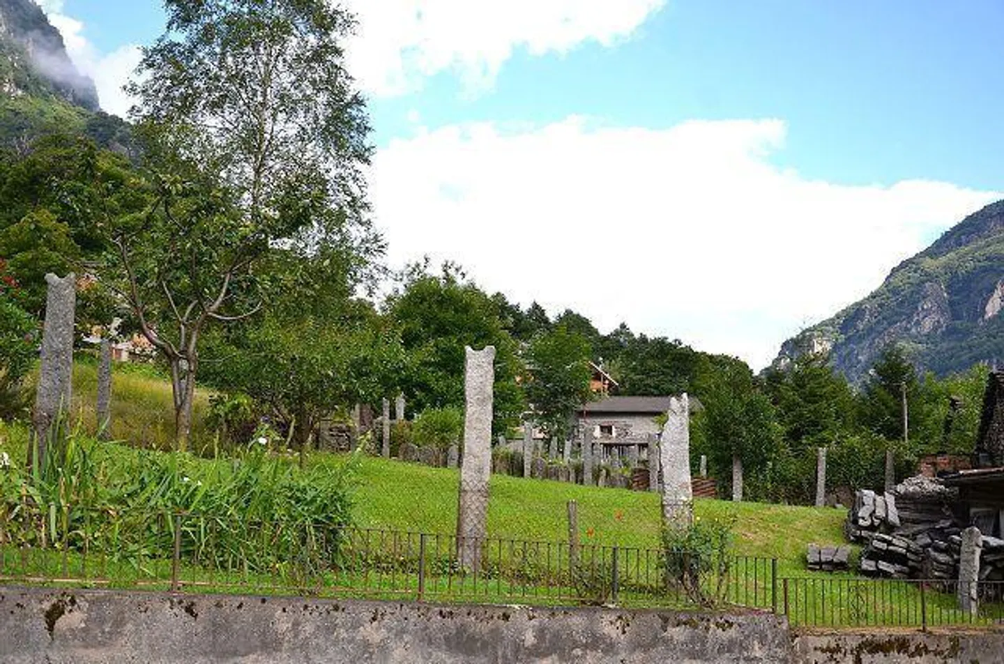 Maison dans le noyau de 5 pièces à rénover avec le rustique et le jardin... - Photo 36 sur 43