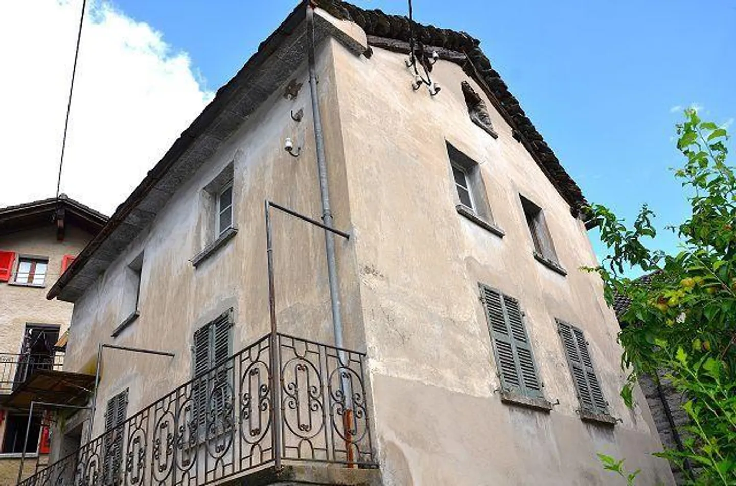 Maison dans le noyau de 5 pièces à rénover avec le rustique et le jardin... - Photo 37 sur 43