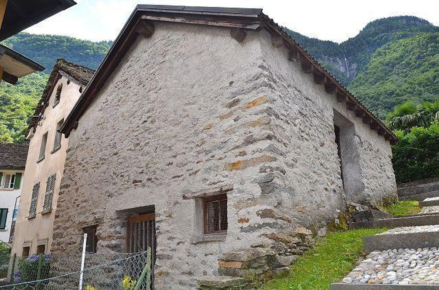 Maison dans le noyau de 5 pièces à rénover avec le rustique et le jardin... - Photo 41 sur 43