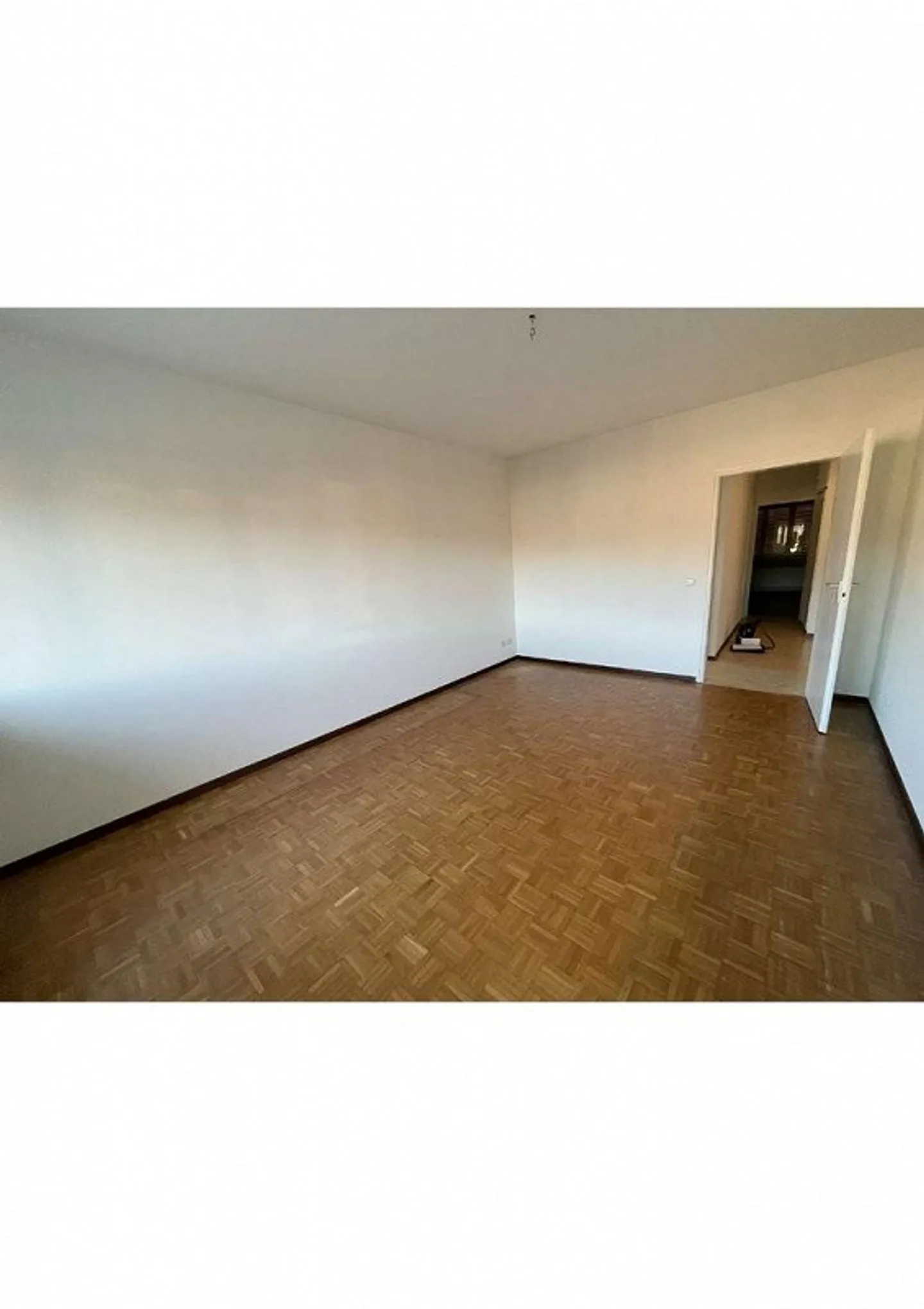 3.5 Room Apartment - Photo 3 of 7
