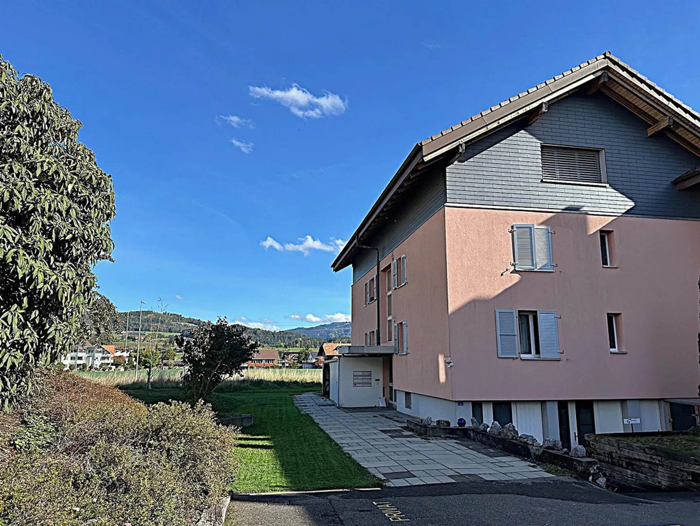 Duplex spacieux avec balcon - Photo 1 sur 8