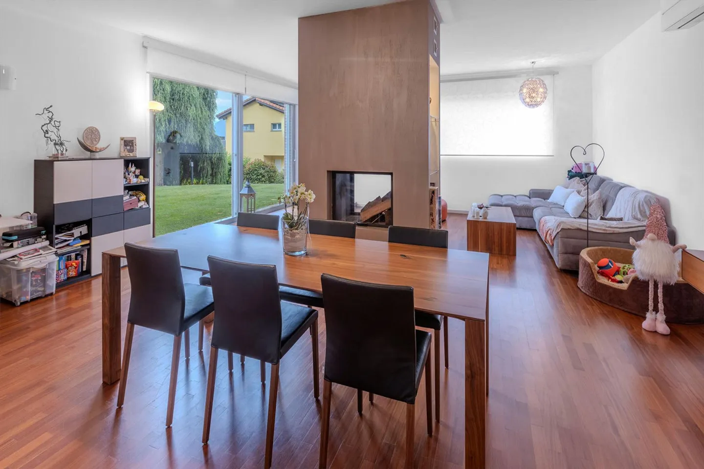 Magnificent and spacious 5.5-room villa with garden and pool in Manno - Photo 4 of 12