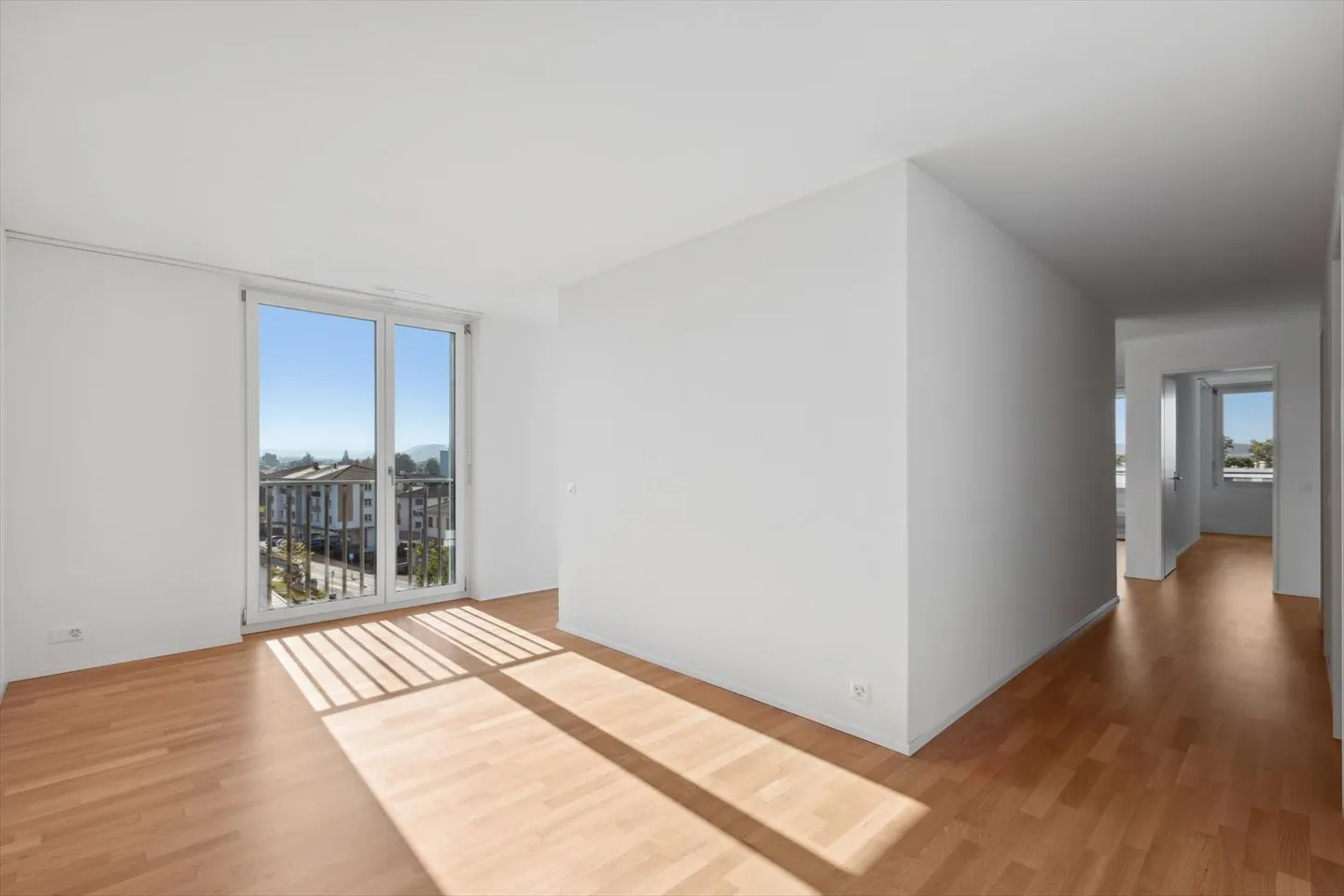 Living in the new HELLO Aarburg directly at the train station - Photo 2 of 8