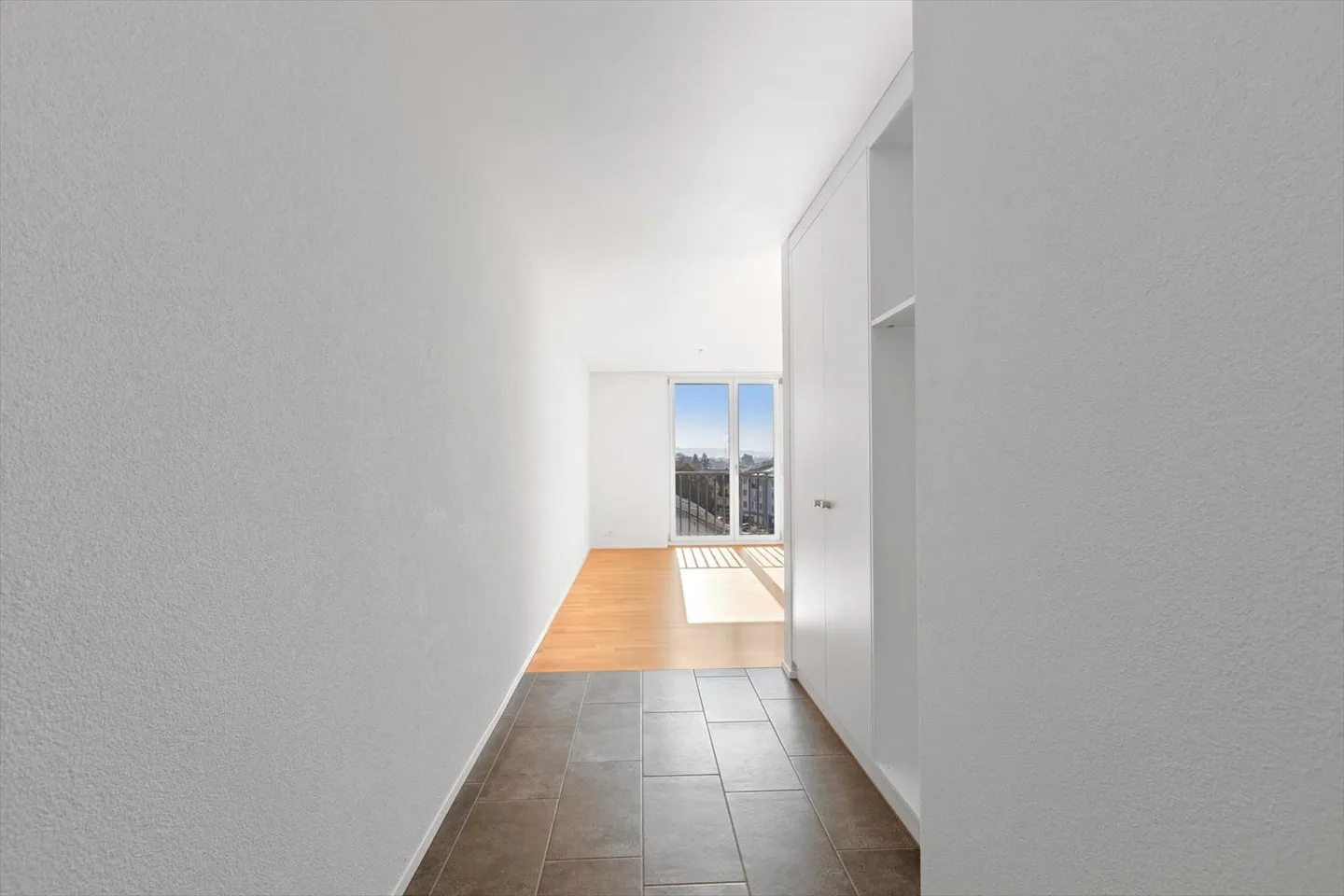 Living in the new HELLO Aarburg directly at the train station - Photo 7 of 8