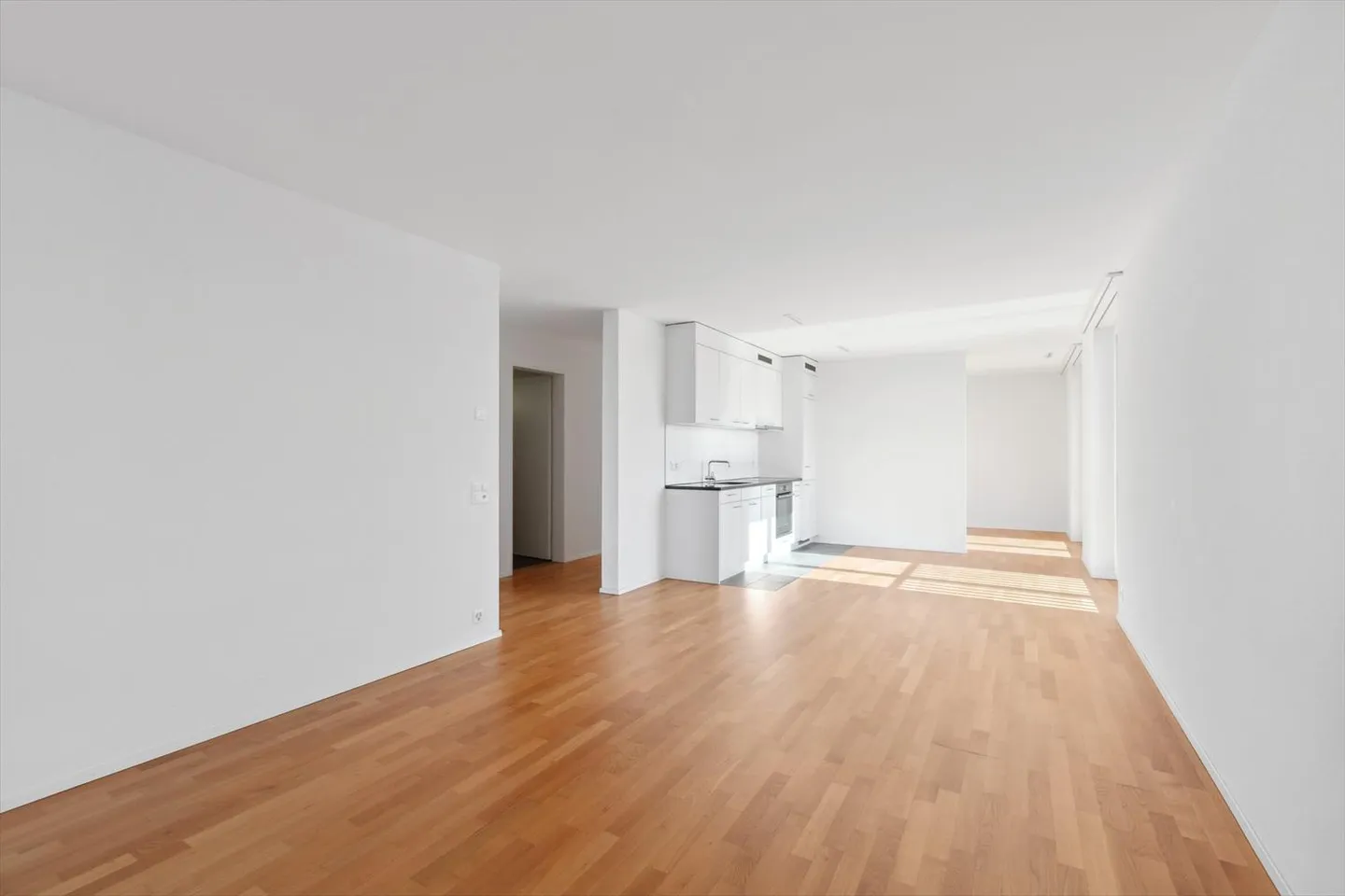 Living in the new HELLO Aarburg directly at the train station - Photo 3 of 8