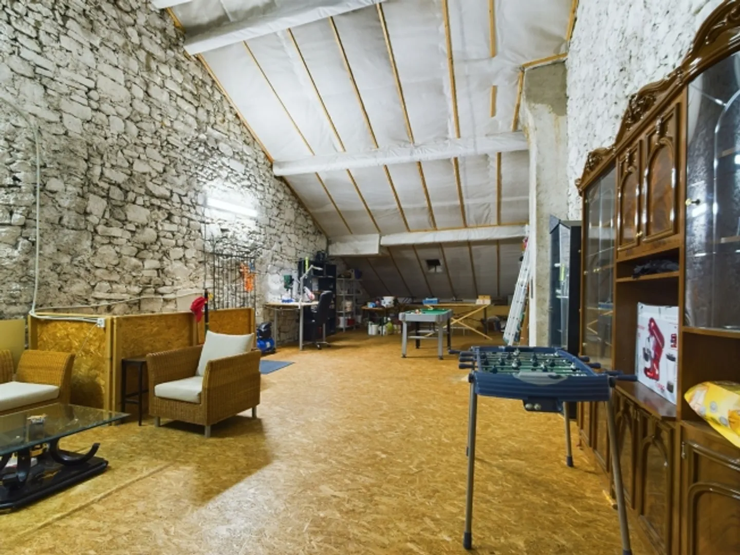 Spacious Charming House - Centre Romont - Photo 7 of 13