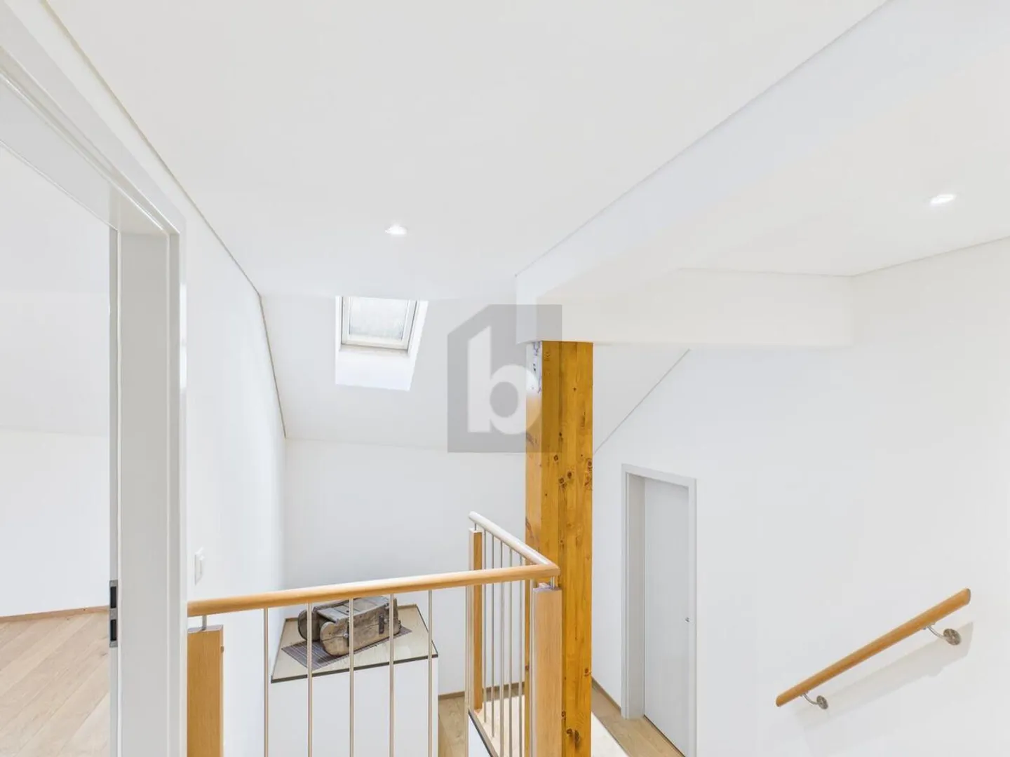 Charming Triplex with Garden - Photo 4 of 6