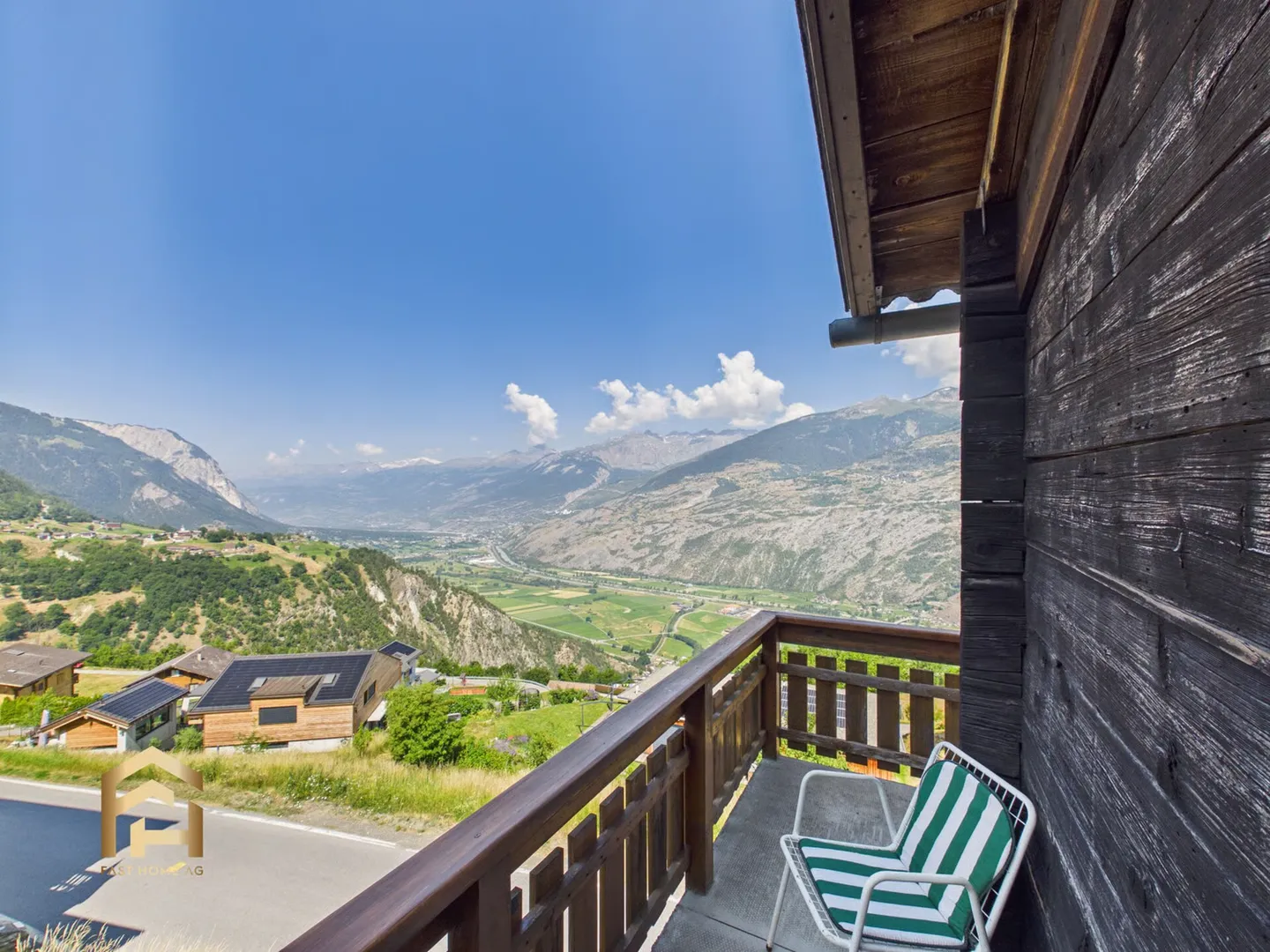 Chalet charmant du Valais avec une vue imprenable sur la vallée du Rhône - Photo 9 sur 13