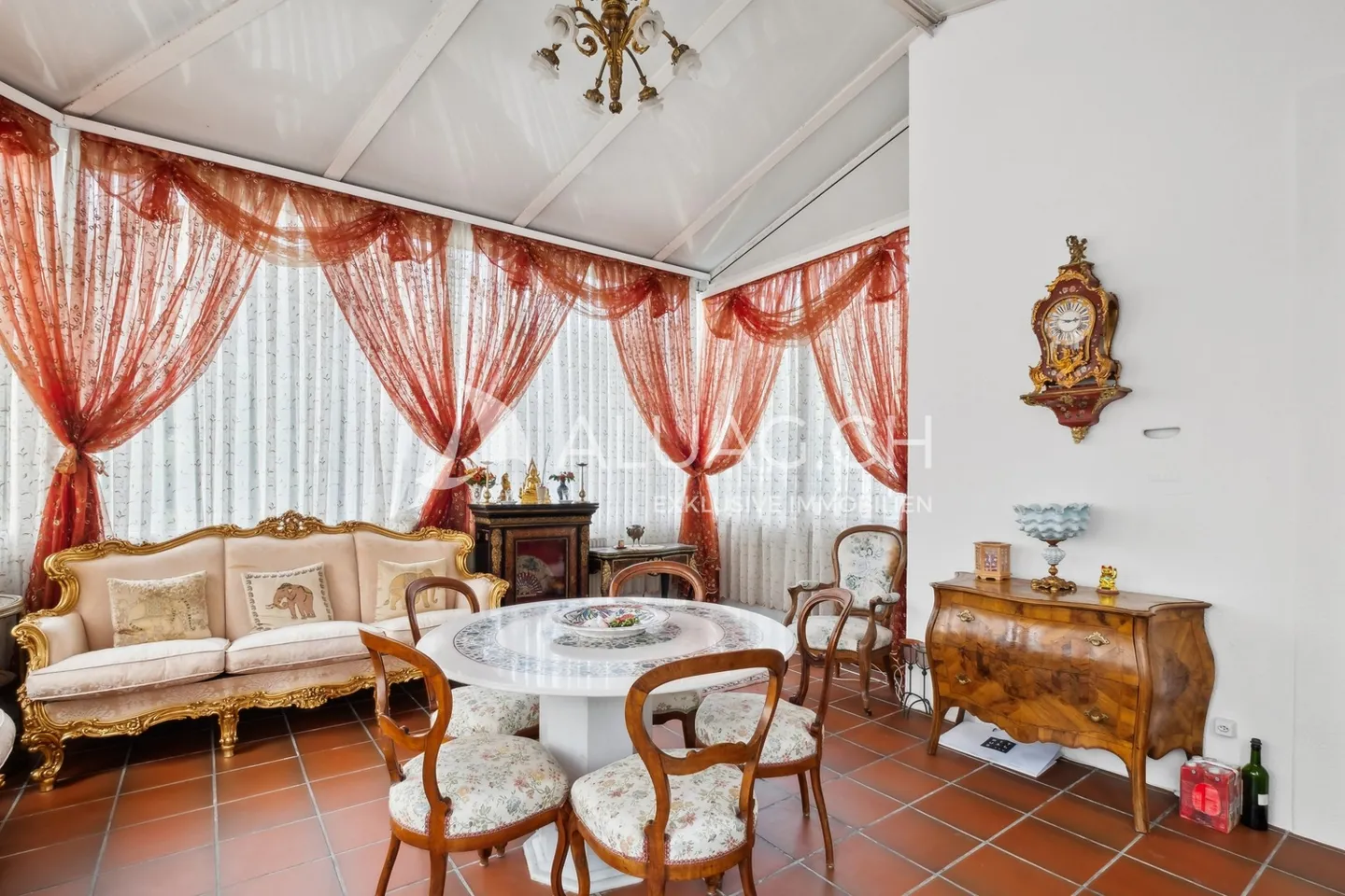VIVERE SU DUE PIANI IN UNA VILLA - Foto 7 di 14