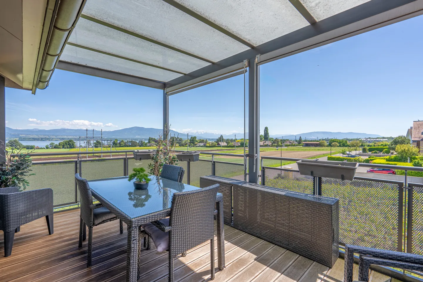 OFF MARKET! Exceptional duplex with lake view - Photo 1 of 12