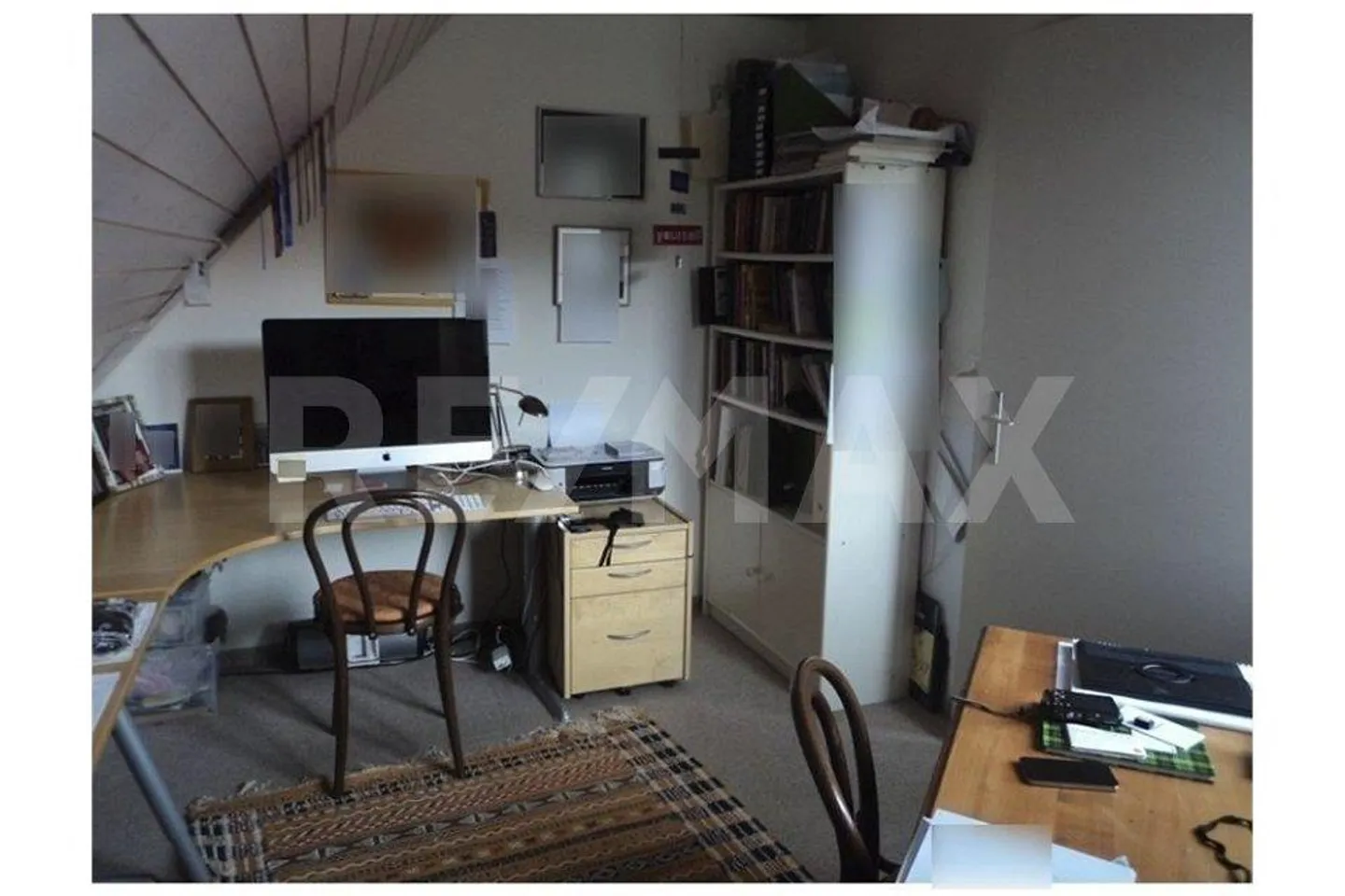 Modernes Zuhause auf zwei Ebenen - Foto 6 von 13