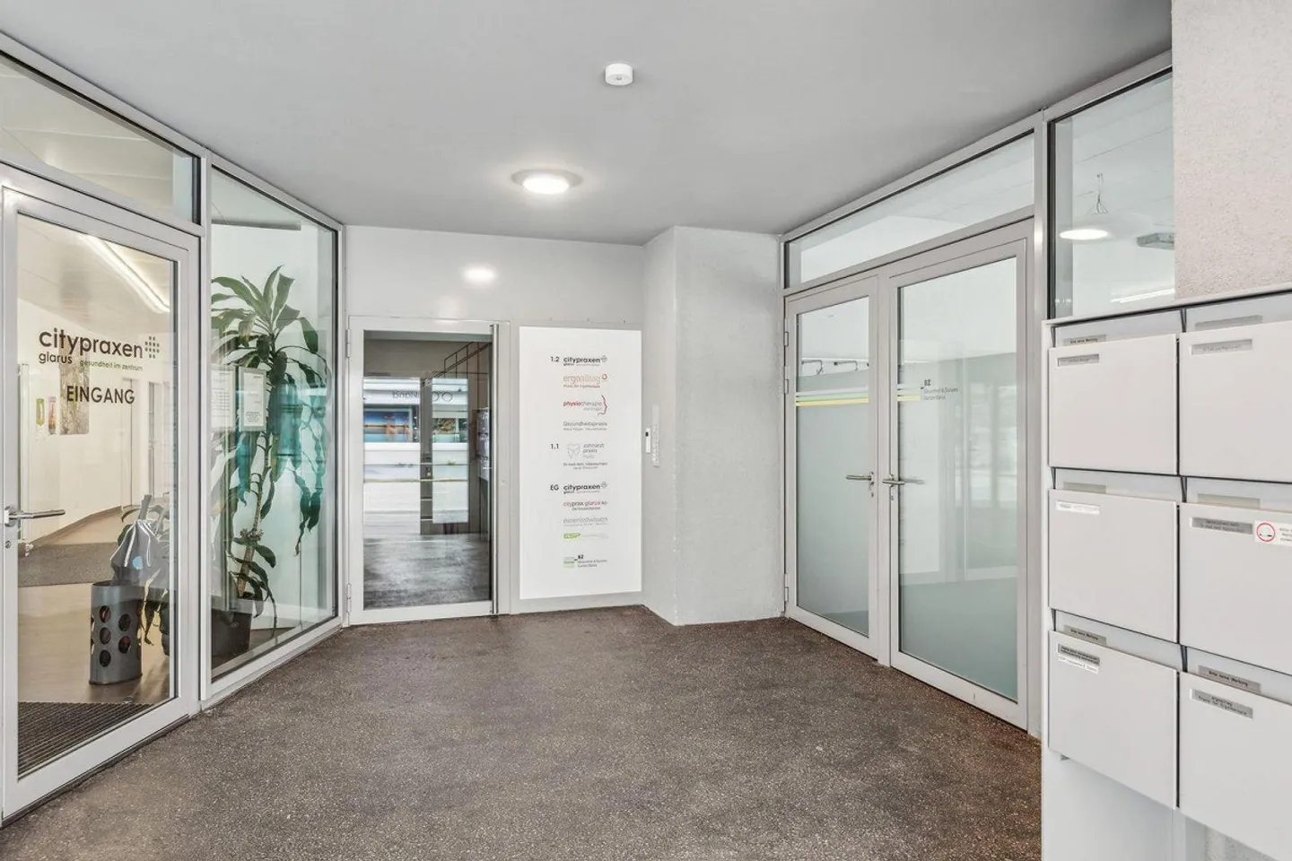 Representative commercial space with maximum visibility in the heart of v... - Photo 10 of 10