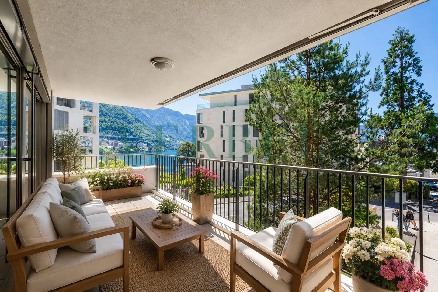 Appartement Lumineux avec Vue Lac - Photo 9 sur 9