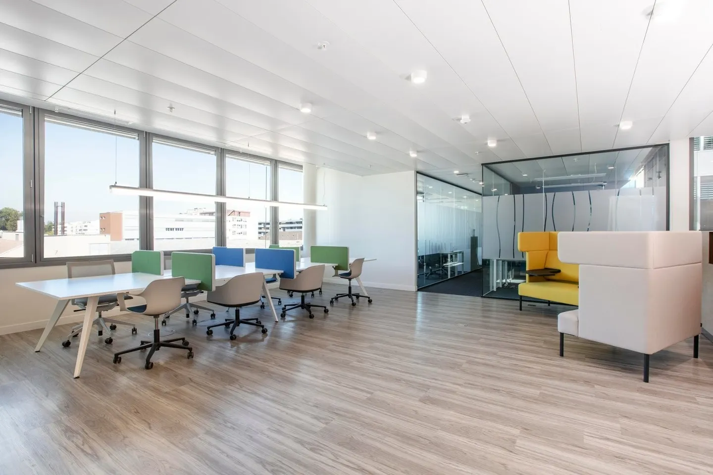 Diventa parte di una comunità di coworking nel Regus Business Park - Foto 1 di 7