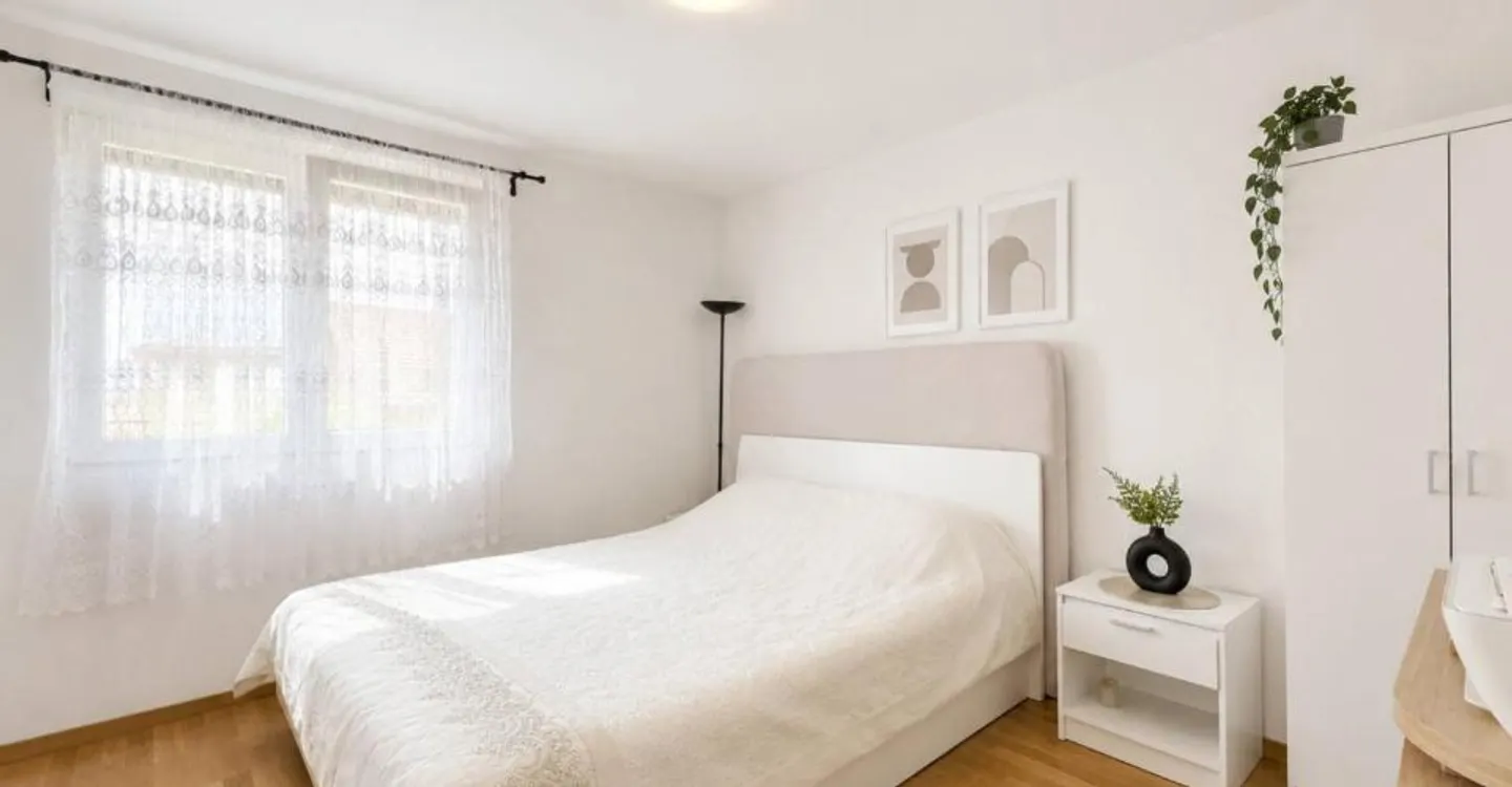 Spacious 4.5-room apartment with mountain views - Photo 9 of 13