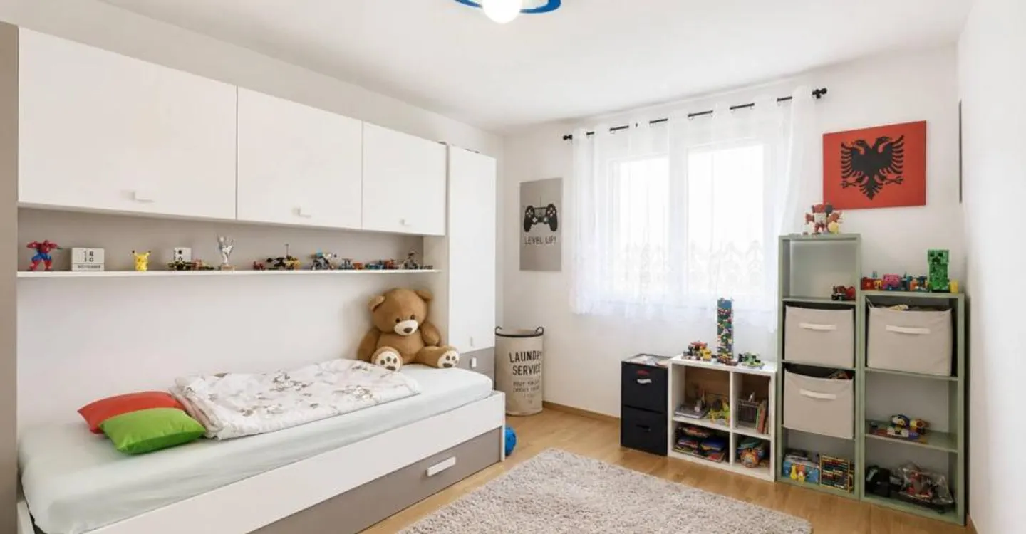 Spacious 4.5-room apartment with mountain views - Photo 10 of 13