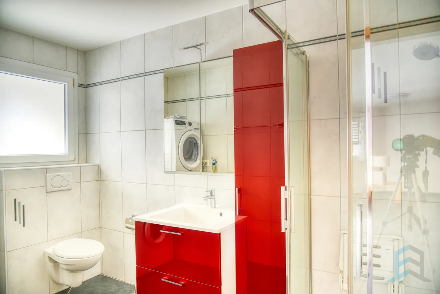 Exclusive 2 1/2 room apartment with large terrace on the 1st floor - Photo 4 of 11