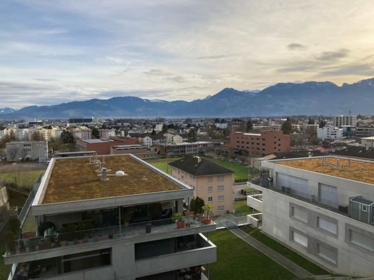 Appartement penthouse 2.5 élégant avec vue imprenable et terrasse - Photo 1 sur 11