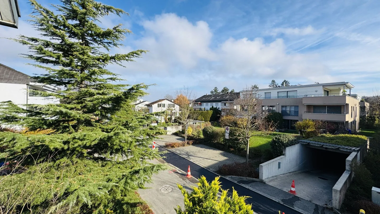 Bellissimo appartamento di 2,5 locali con ascensore, balcone, cantina, AEP e propria WM/TU - Foto 9 di 14