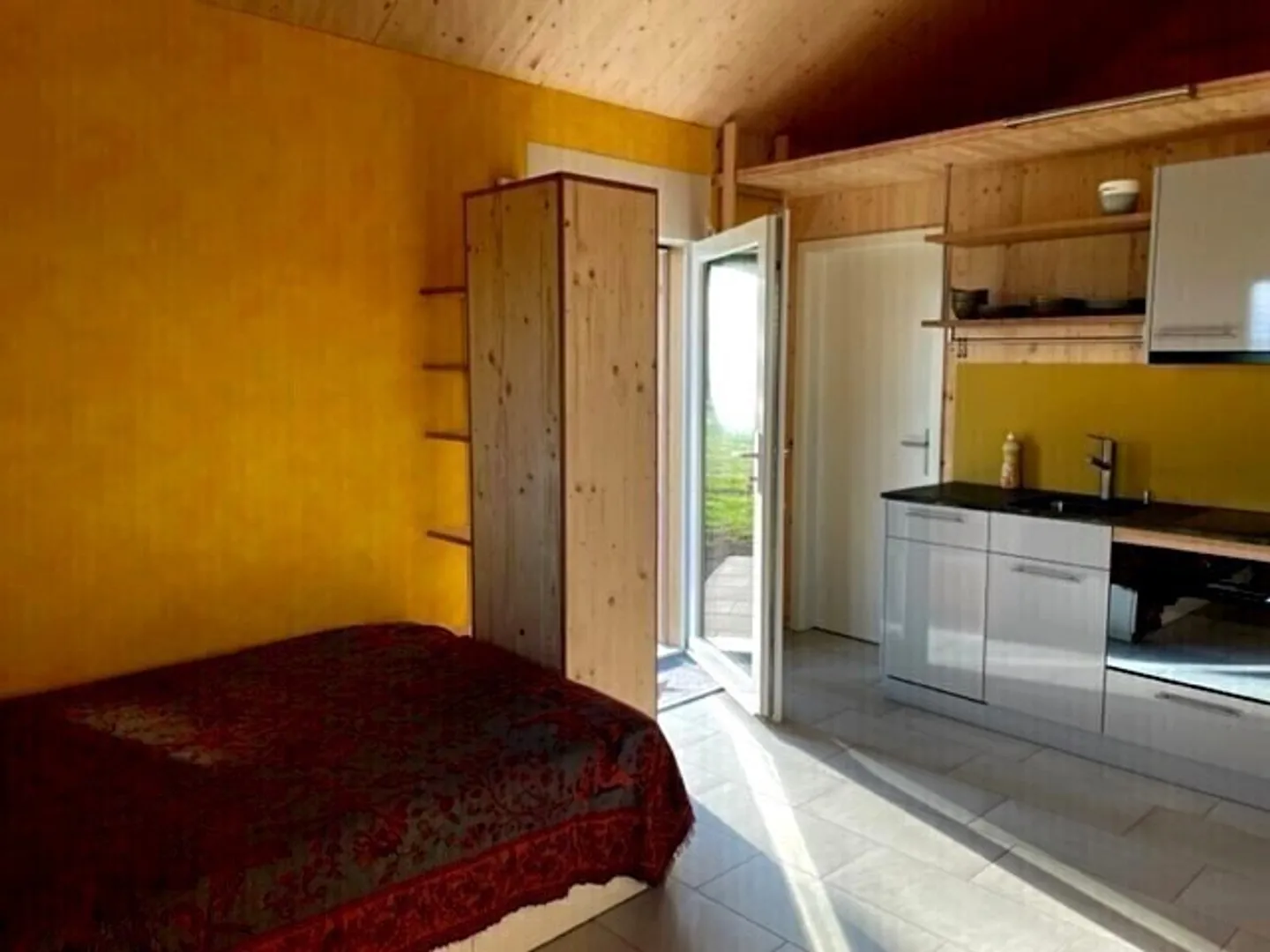 Charming Tiny House with Garden - Photo 2 of 10