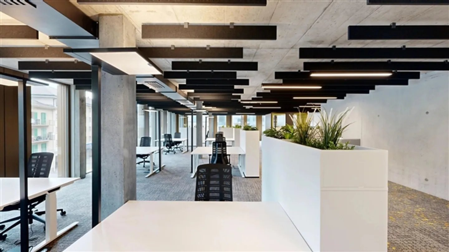 For rent in the heart of Sion, magnificent partially furnished offices from 70 m2 in a new area. - Photo 5 of 12