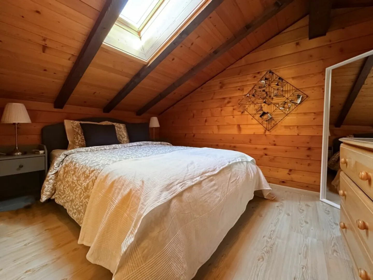 Chalet e terreno edificabile per 2 o addirittura 3 unità aggiuntive. - Foto 8 di 24