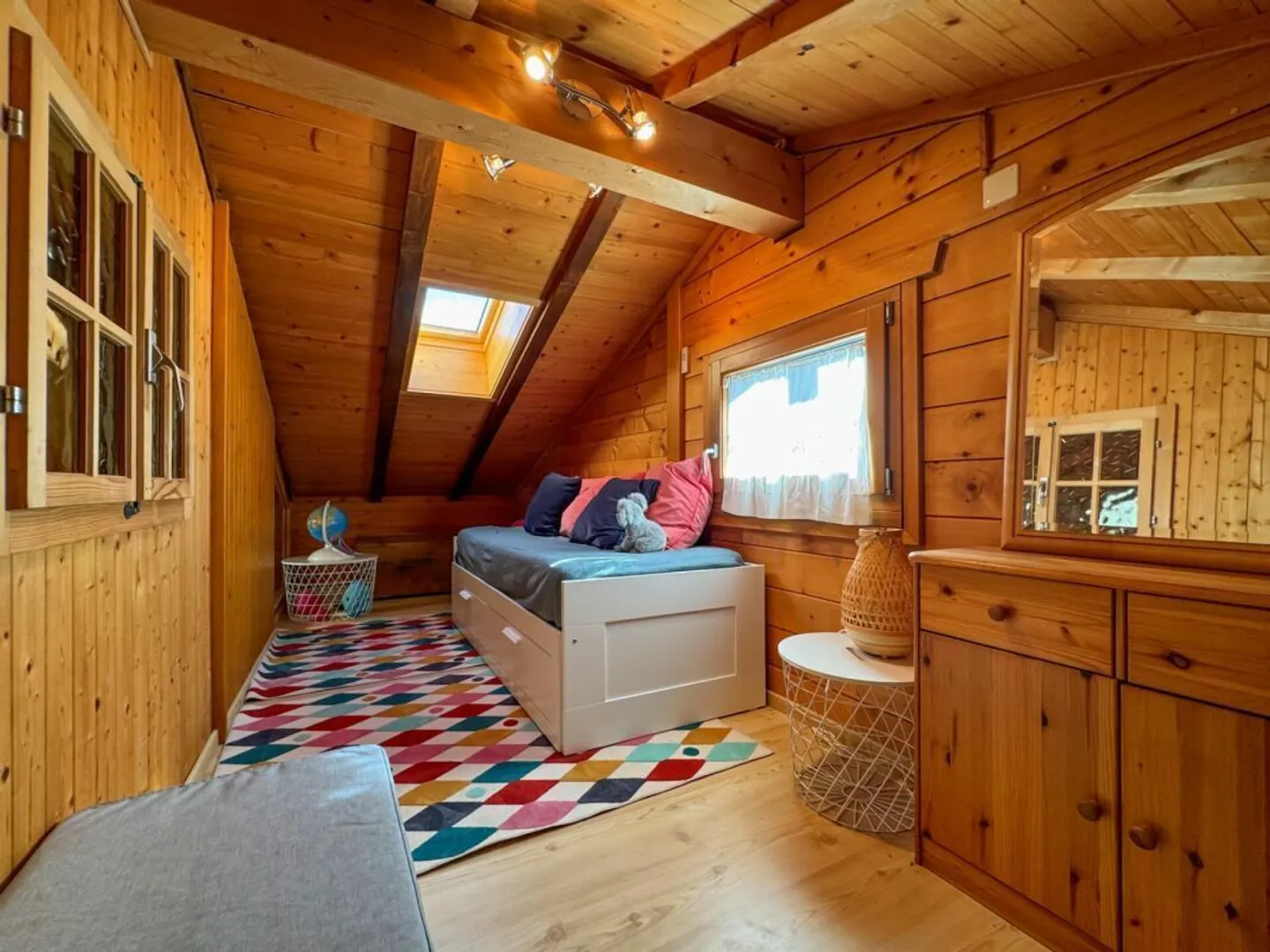 Chalet e terreno edificabile per 2 o addirittura 3 unità aggiuntive. - Foto 9 di 24