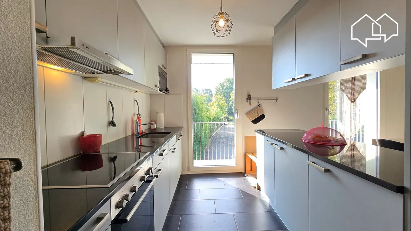 Appartement de 4.5pces avec balcon de 40m² - Photo 3 sur 11