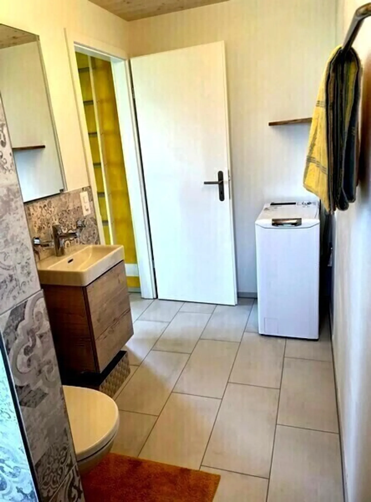 Charming Tiny House with Garden - Photo 9 of 10