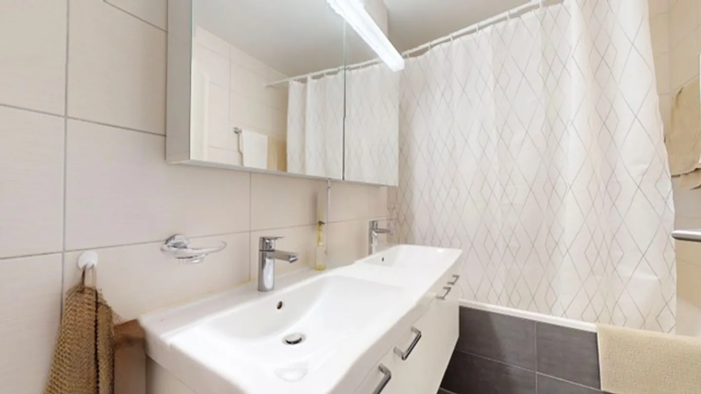 3 ½ von 80m2 mit Terrasse und Parkplatz! - Foto 6 von 7