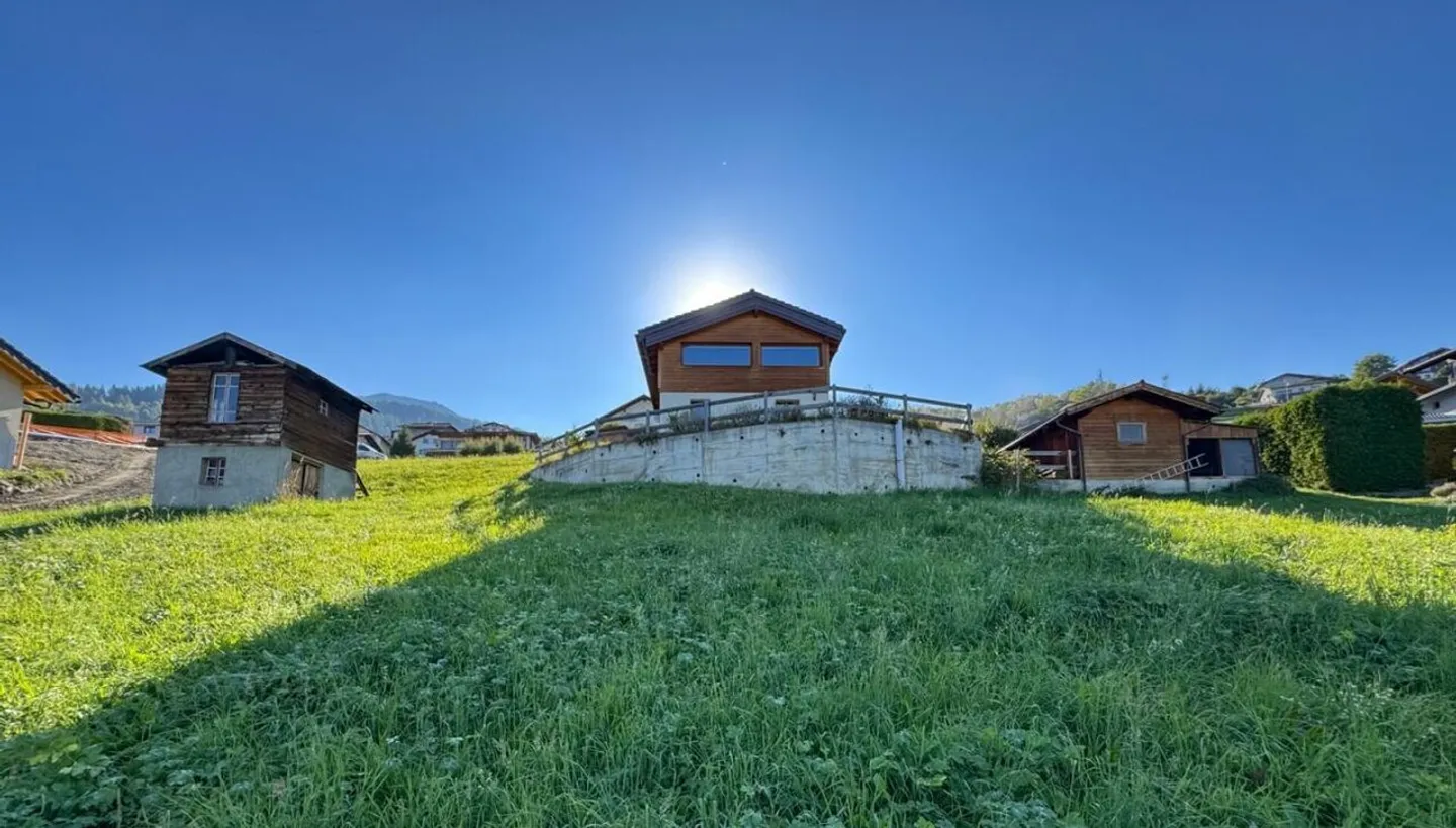 Chalet e terreno edificabile per 2 o addirittura 3 unità aggiuntive. - Foto 18 di 24