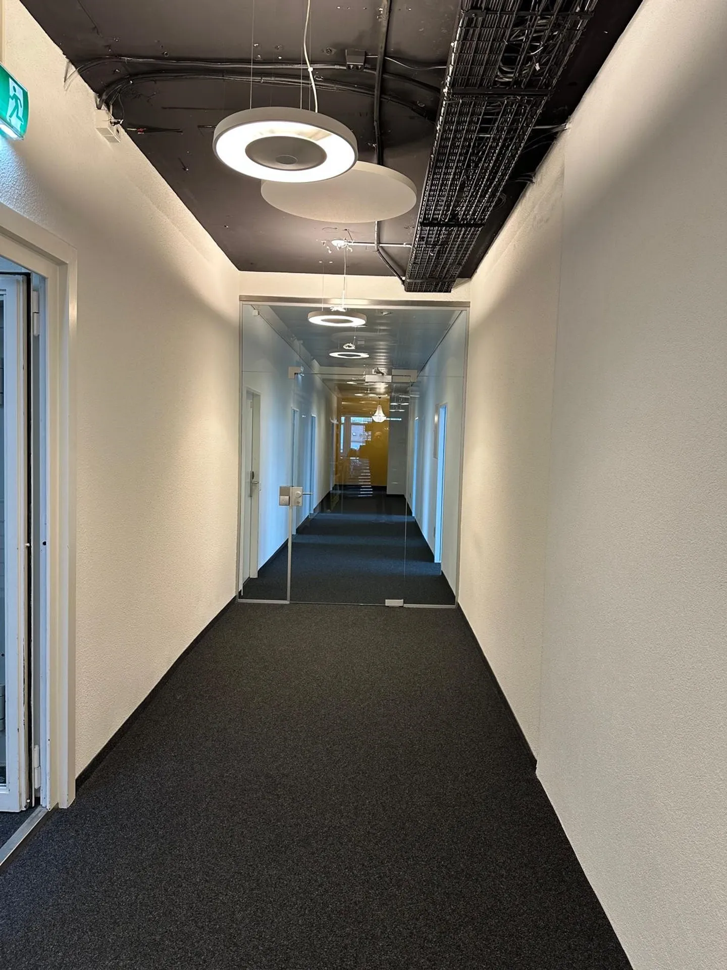 Modern office space with panoramic views in the heart of Zurich - Photo 3 of 8