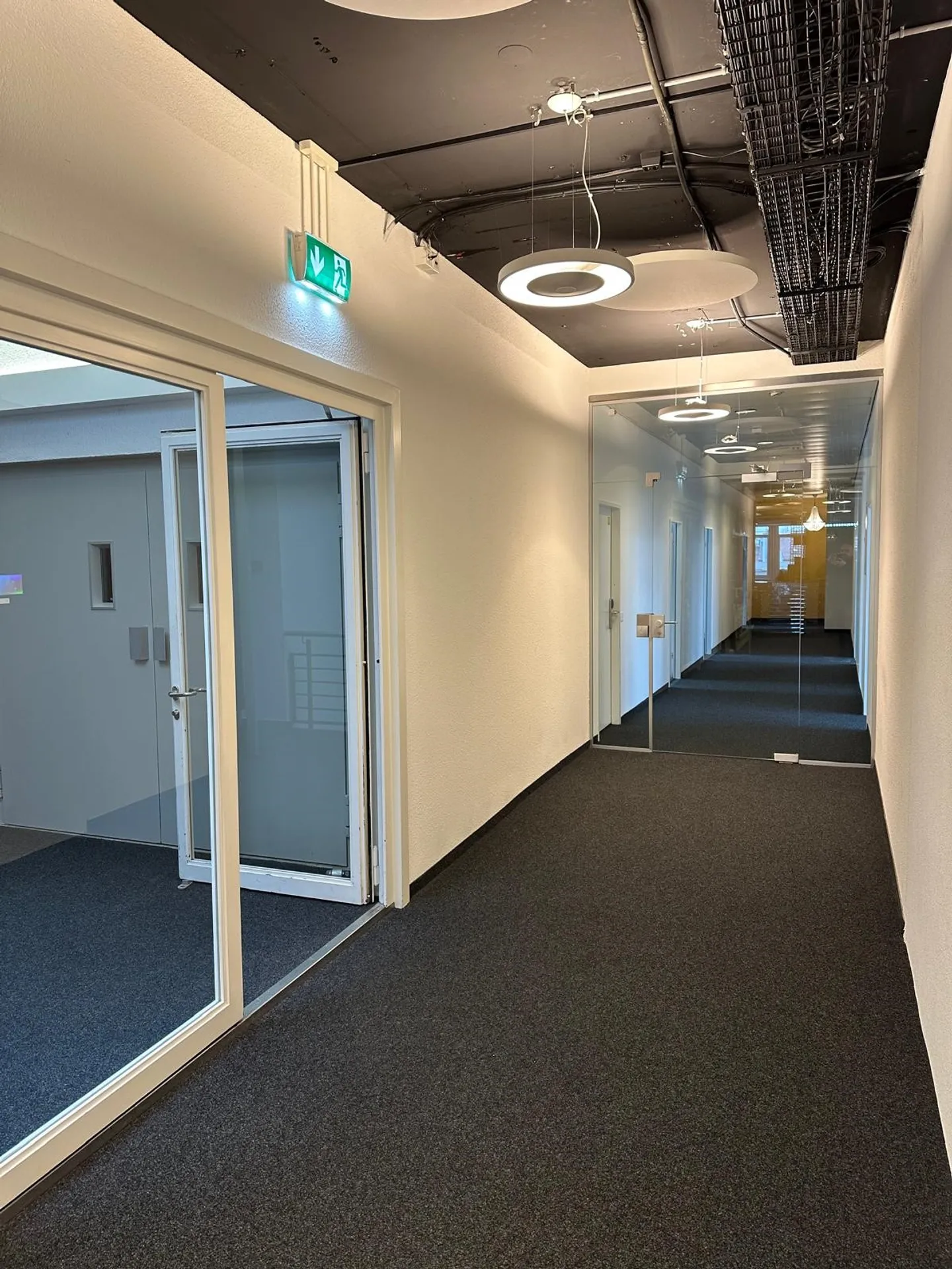 Modern office space with panoramic views in the heart of Zurich - Photo 4 of 8