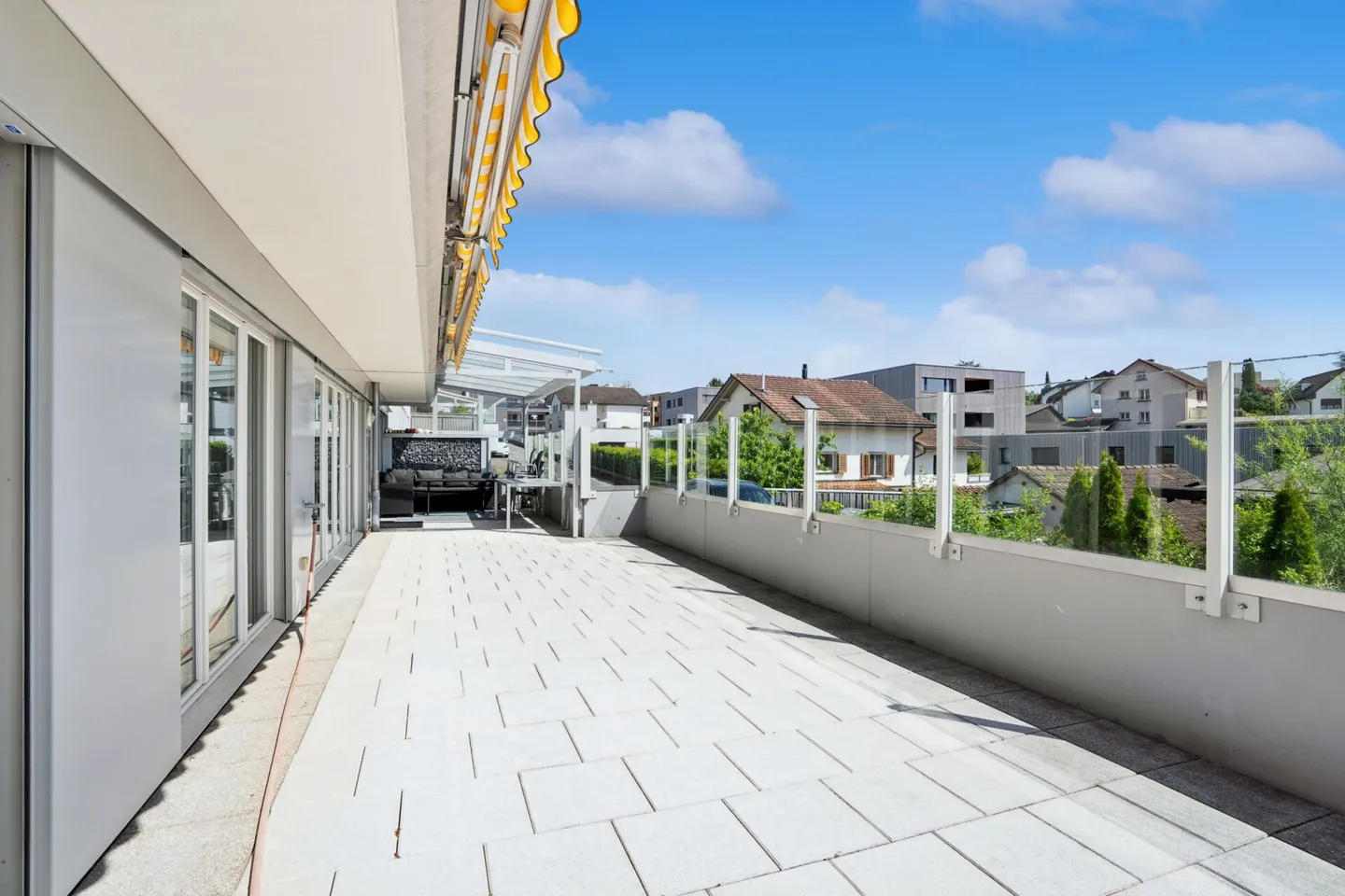 4.5-Zimmer-Terrassenjuwel in Jona SG - hell & sehr gepflegt - Foto 10 von 13