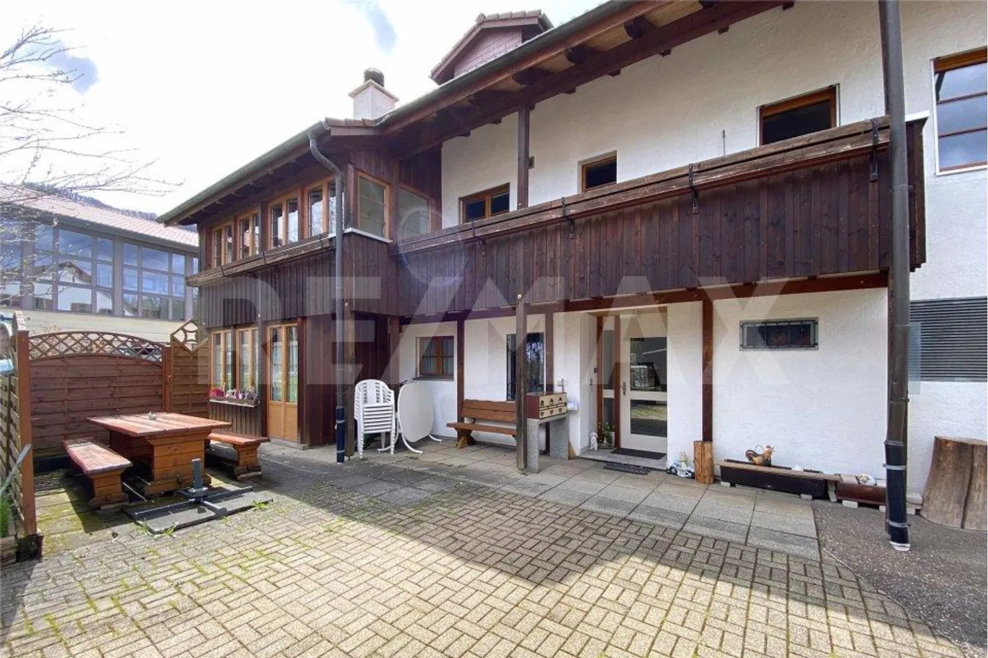 Successfully rented apartments in rural and central residential locations - Photo 2 of 13