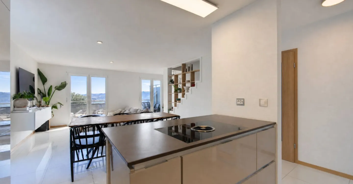 Semi-Detached Villa with 5.5 Rooms and Private Garden Space of 200m2 - Photo 3 of 12