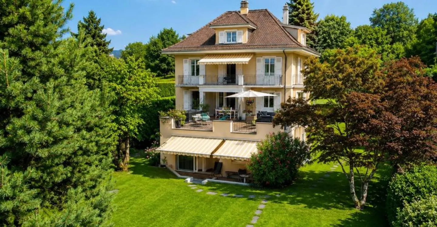 Villa élégante avec vue lac - Photo 1 sur 12