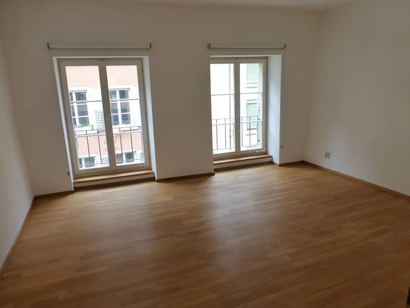 Incantevole appartamento di 2,5 stanze in un vecchio edificio a Biel - Foto 5 di 6