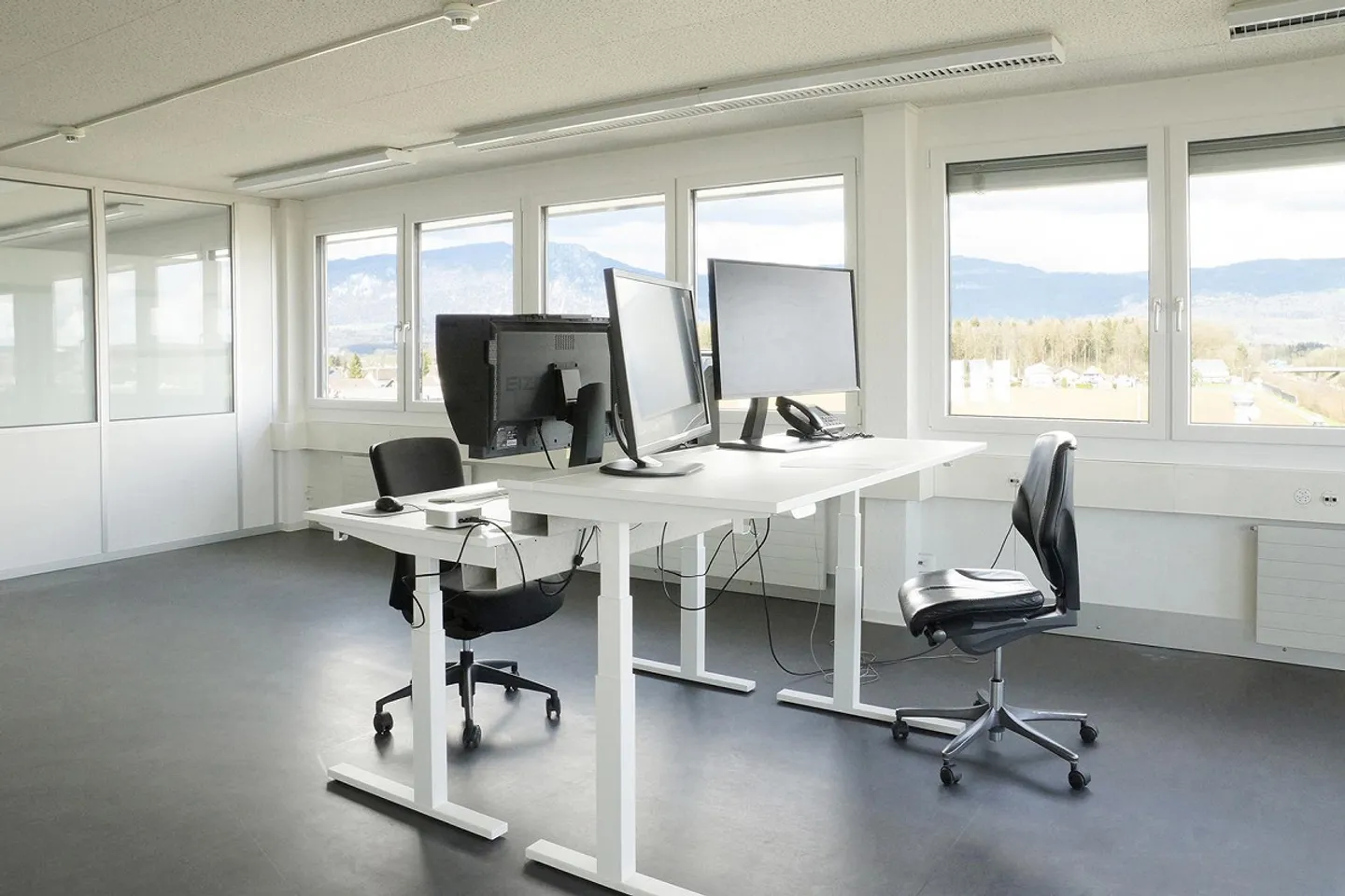Professional small and large offices without high fixed costs - Photo 3 of 8