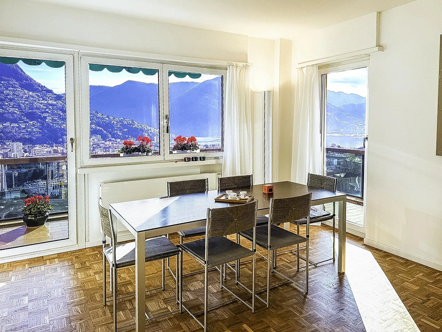 3.5 locali con splendida vista panoramica sul lago di Lugano - Foto 5 di 20